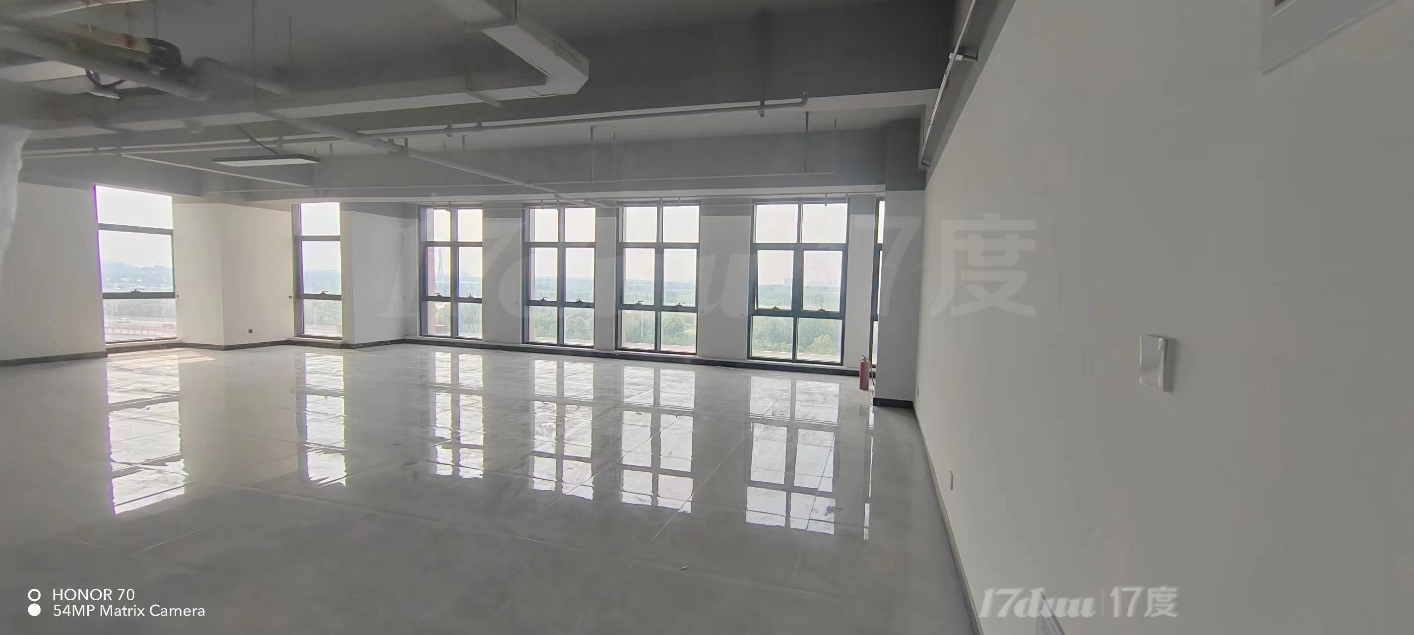 薇v18366118361出租高层办公场地，