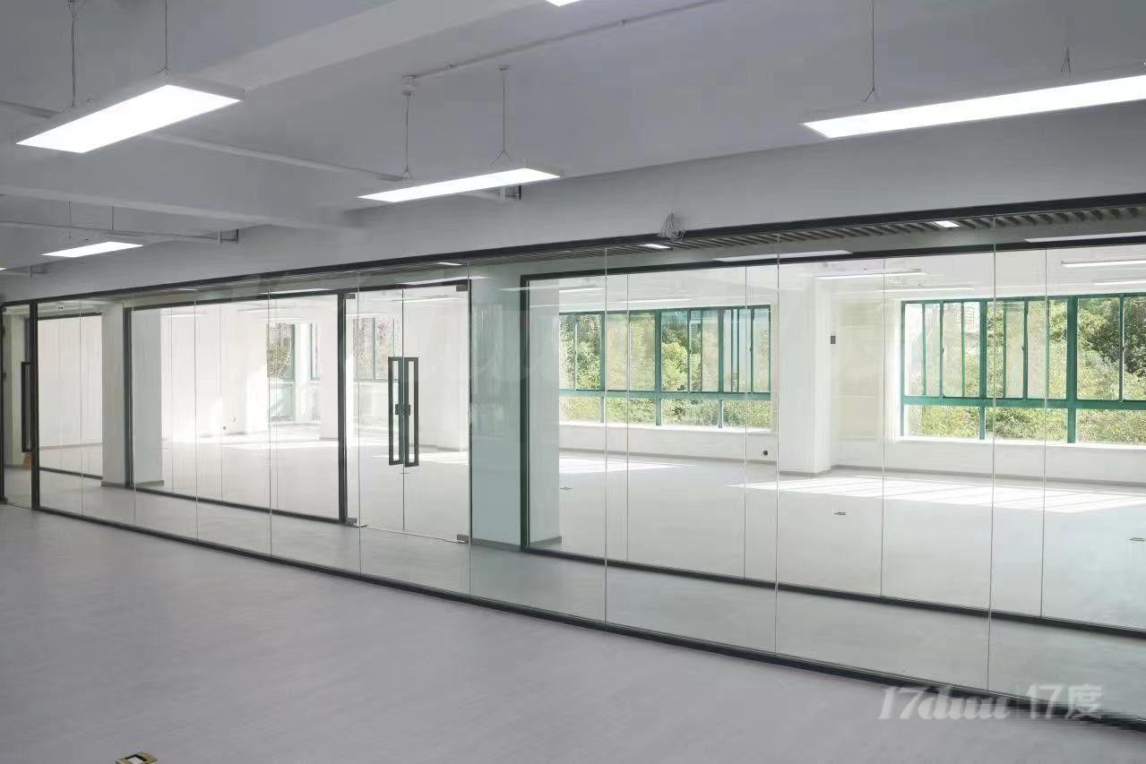 淞虹路二百米东华大学整层650平，全新装修，24独立空调