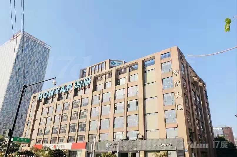 精装修，拎包入住，可配家具，送会议室、交通方便招人省心