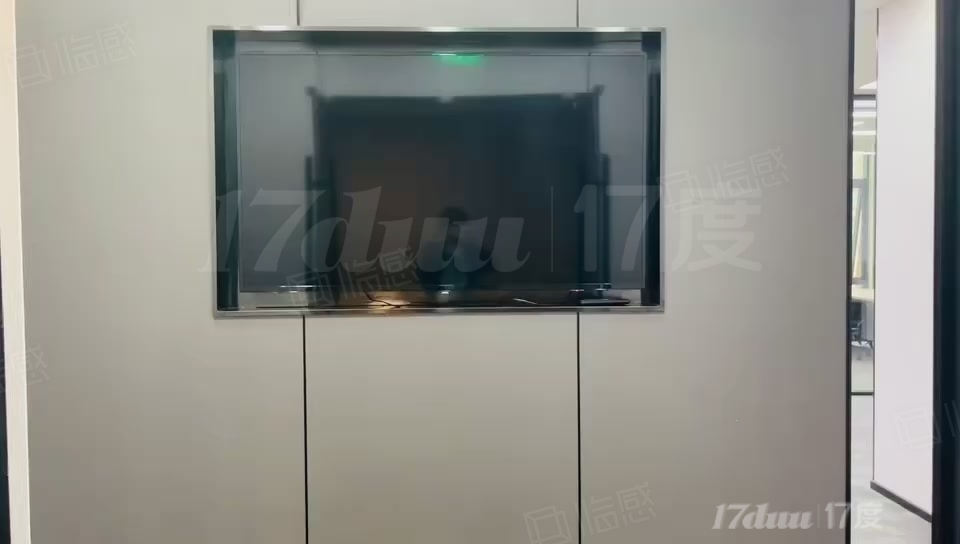 南三环 草桥！首农大厦， 精装修300平 户型方正 随时看