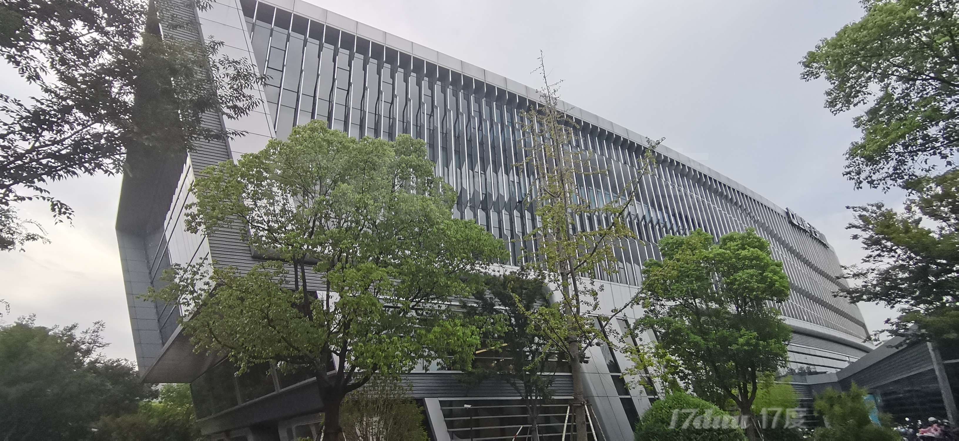 房东急售，虹桥火车站，正荣中心，精装修