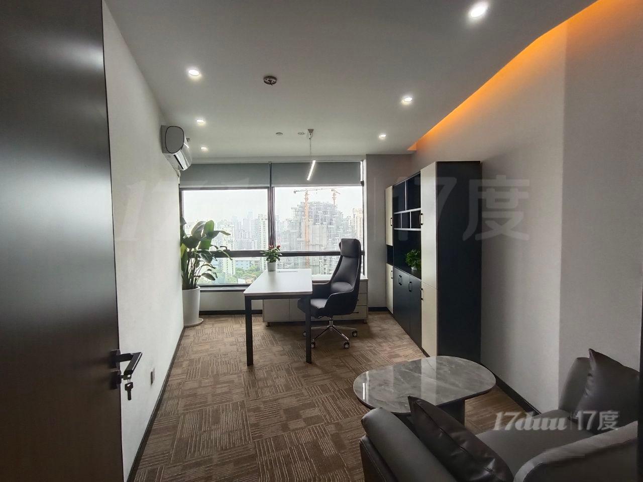 苏河1号，火车站商圈，得房率高，精装带家具，交通便利