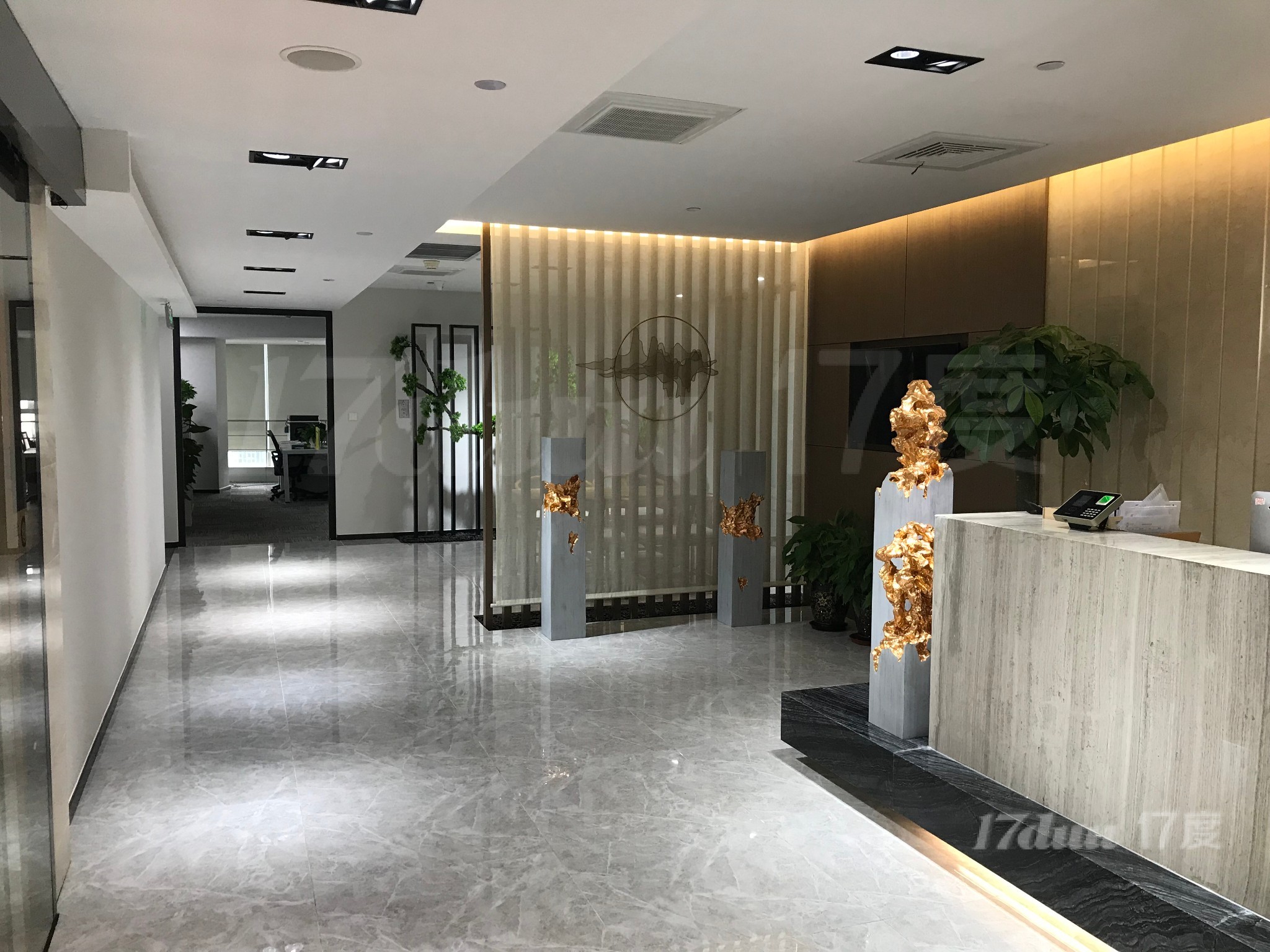 人广淮海路大世界豫园商圈交融地段，首选医美客户高性价比房源。