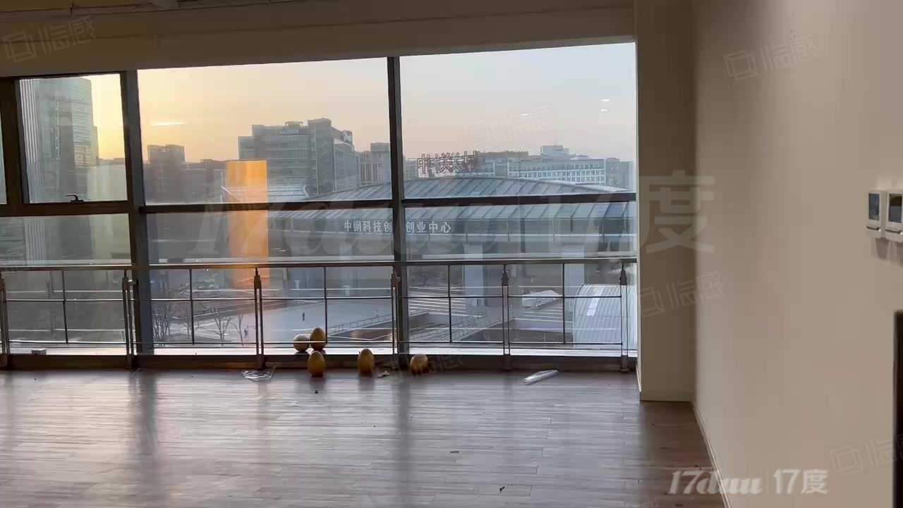 租赁部直租 中关村核心区地铁口E世界纯写精装空置看房有钥匙