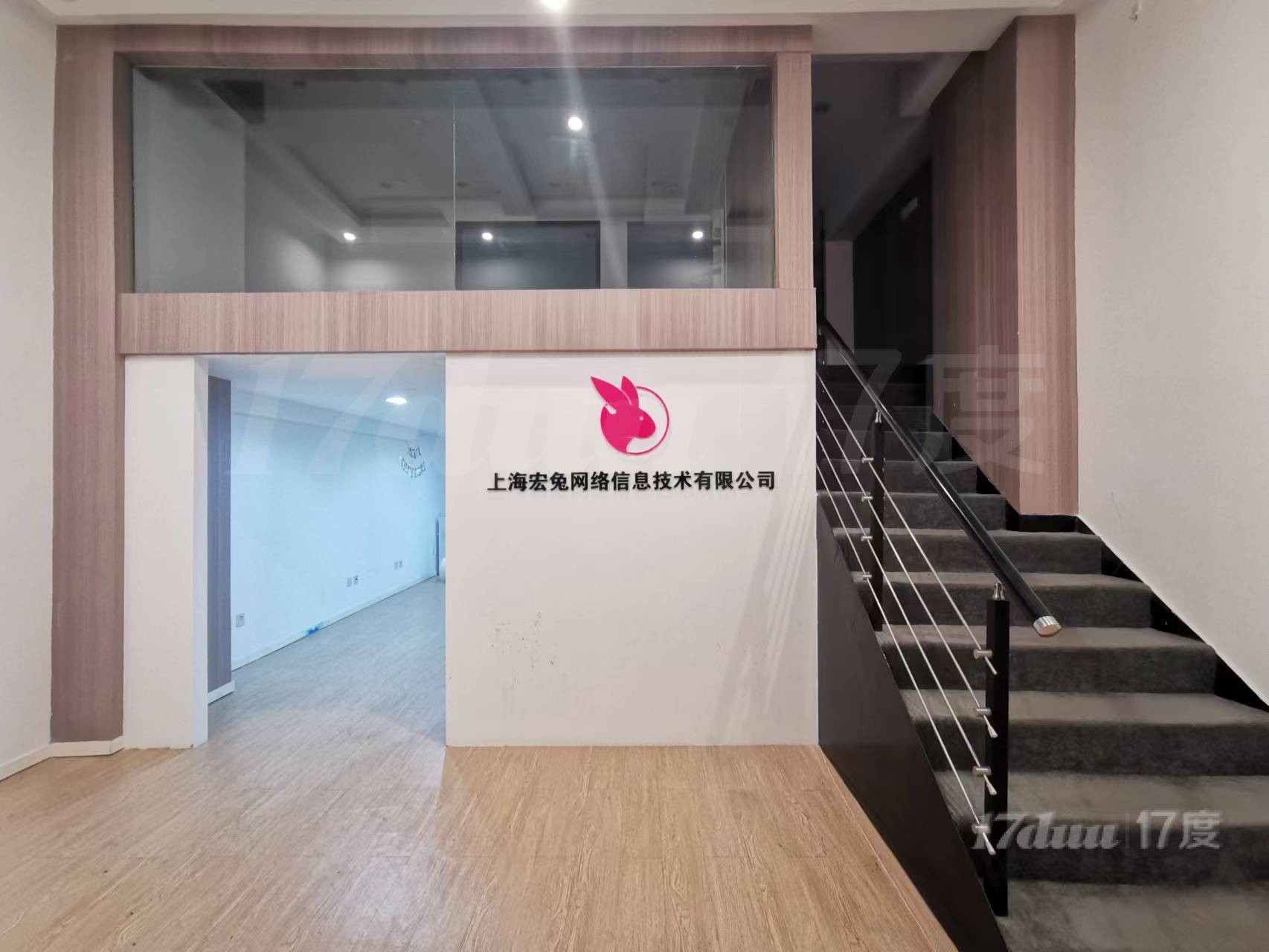 小区环抱人流多丨带室内水丨美容装修地段好丨户型方正丨静安创展