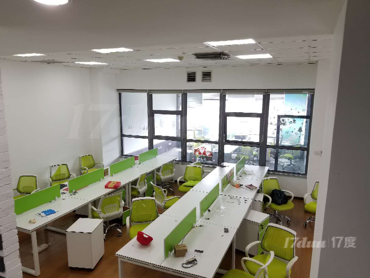 市中心的三元租金直接击穿郊区办公价格，可以随时看房有钥匙