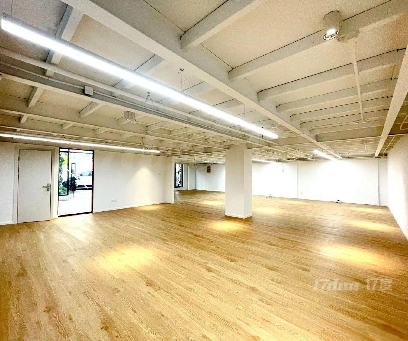 7号线新村路 带上下水 100平起租  精装修带隔断 可看房