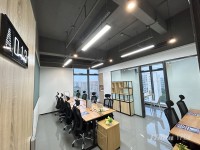 火车东站，联合办公新店开业精装2加1落地窗特价全包 送注册