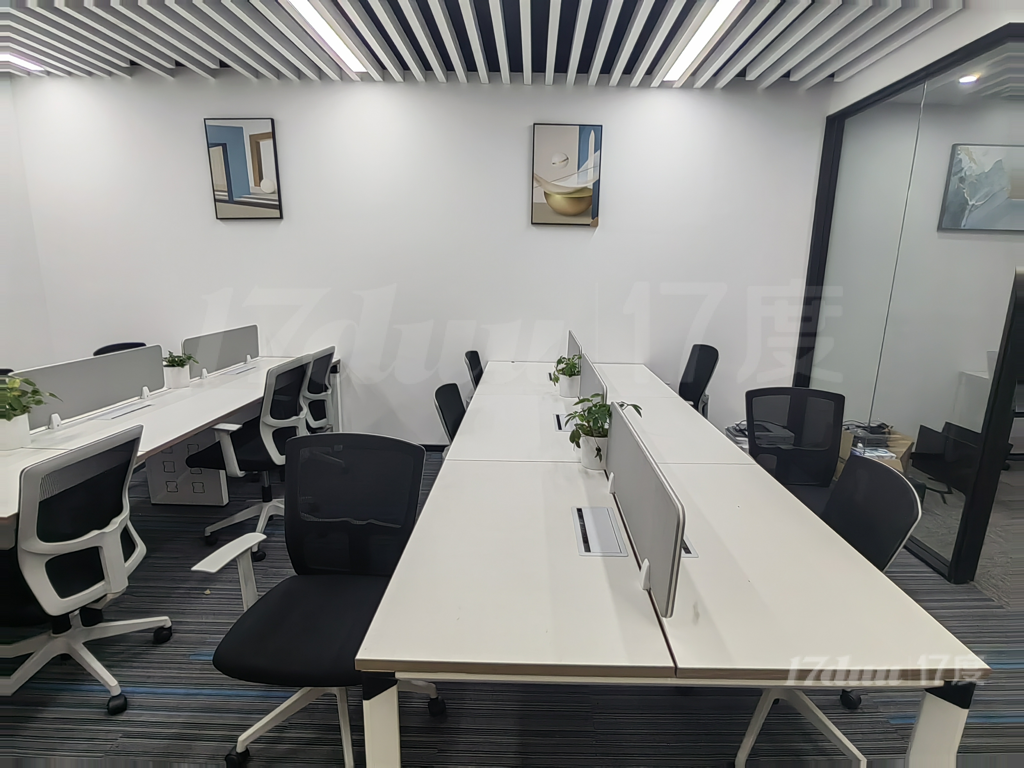 徐家汇公园对面，2隔断12工位~天钥桥路肇嘉浜，徐家汇国际