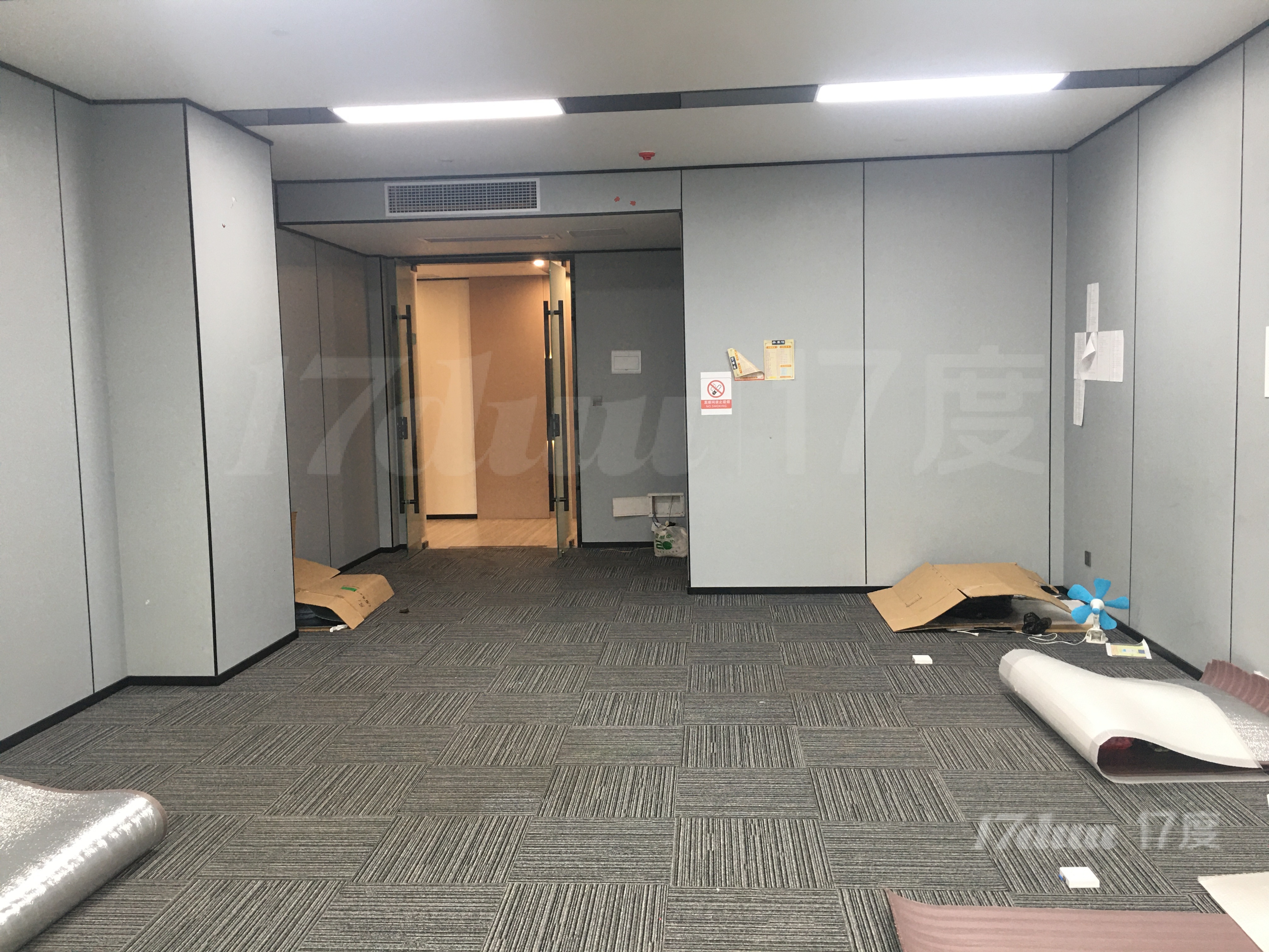 珈宝广场豪华装修70至2000平紧邻市政府西海岸海景办公