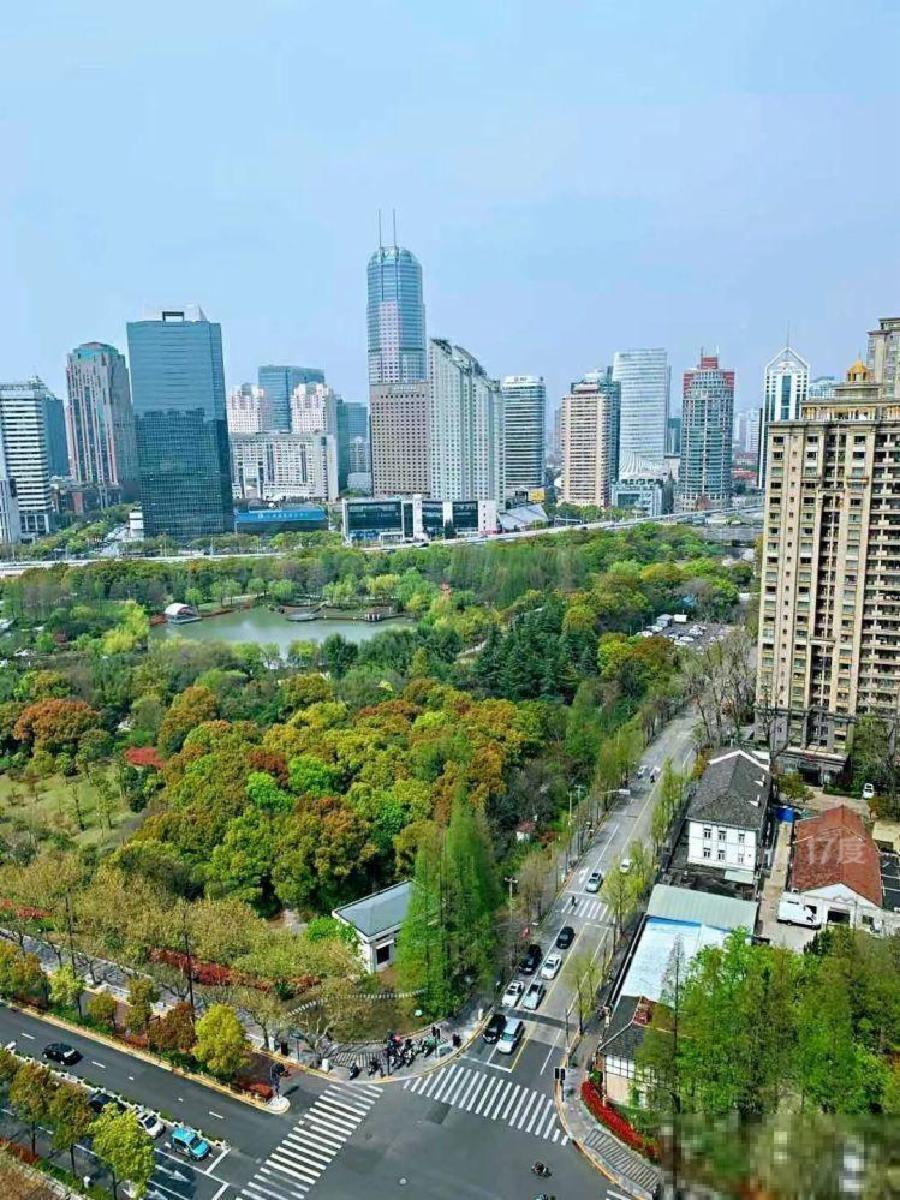 古北富人区独栋1259平，四层精装修带家具，带200平大露台