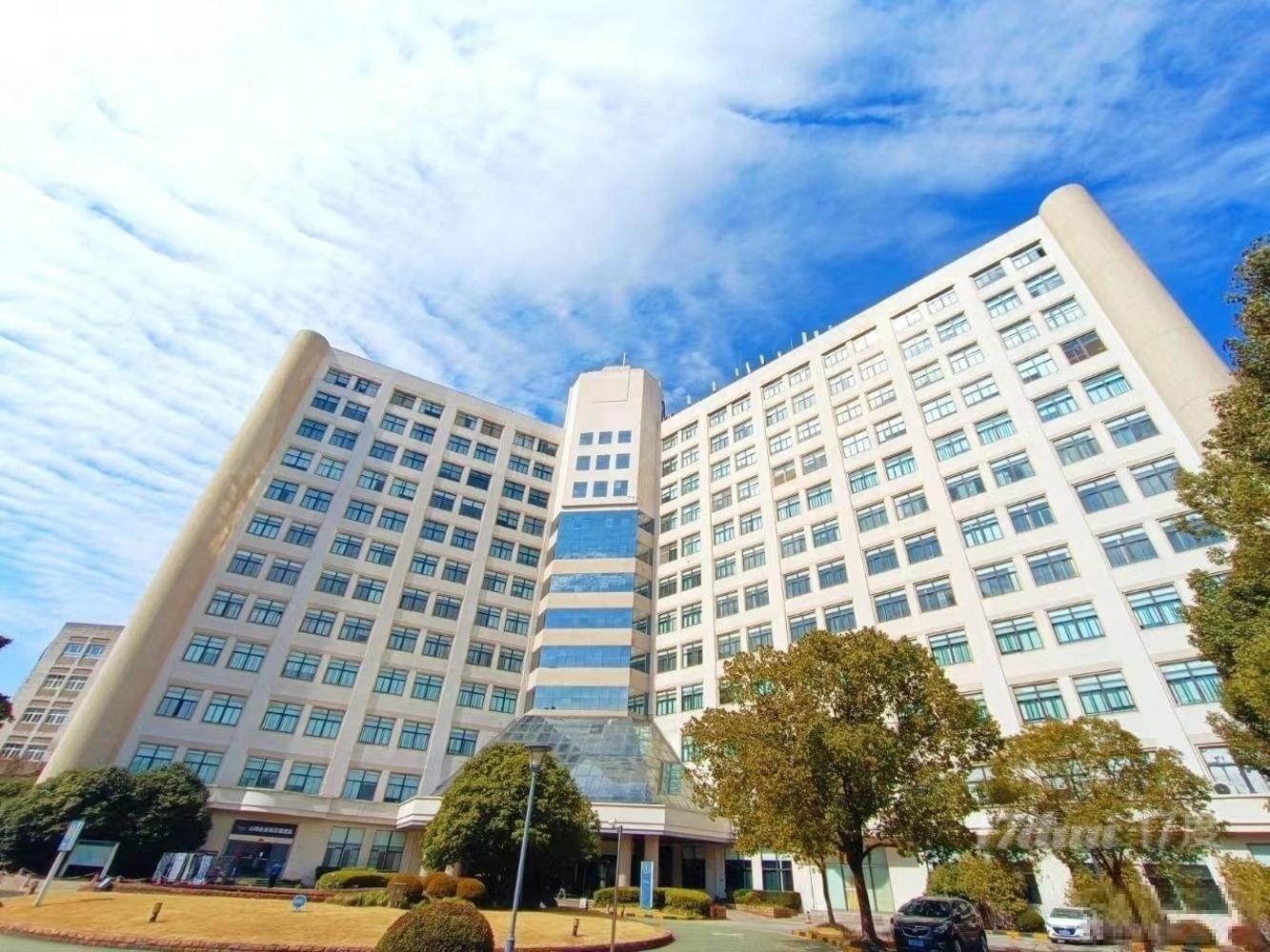 漕河泾 新业大楼 60平 5900元 全包