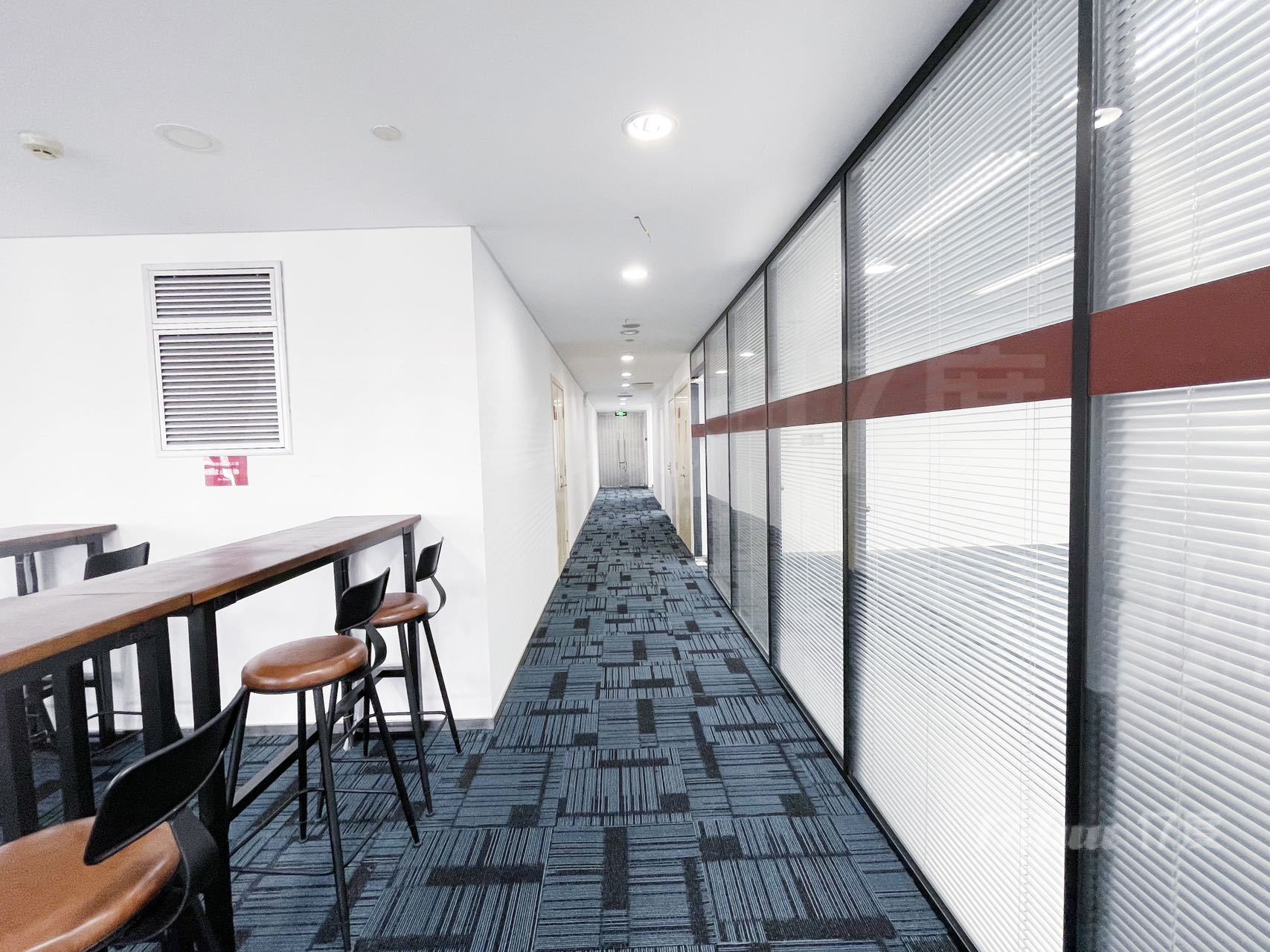 上海游泳馆24小时空调标准写字楼精装全配送免租