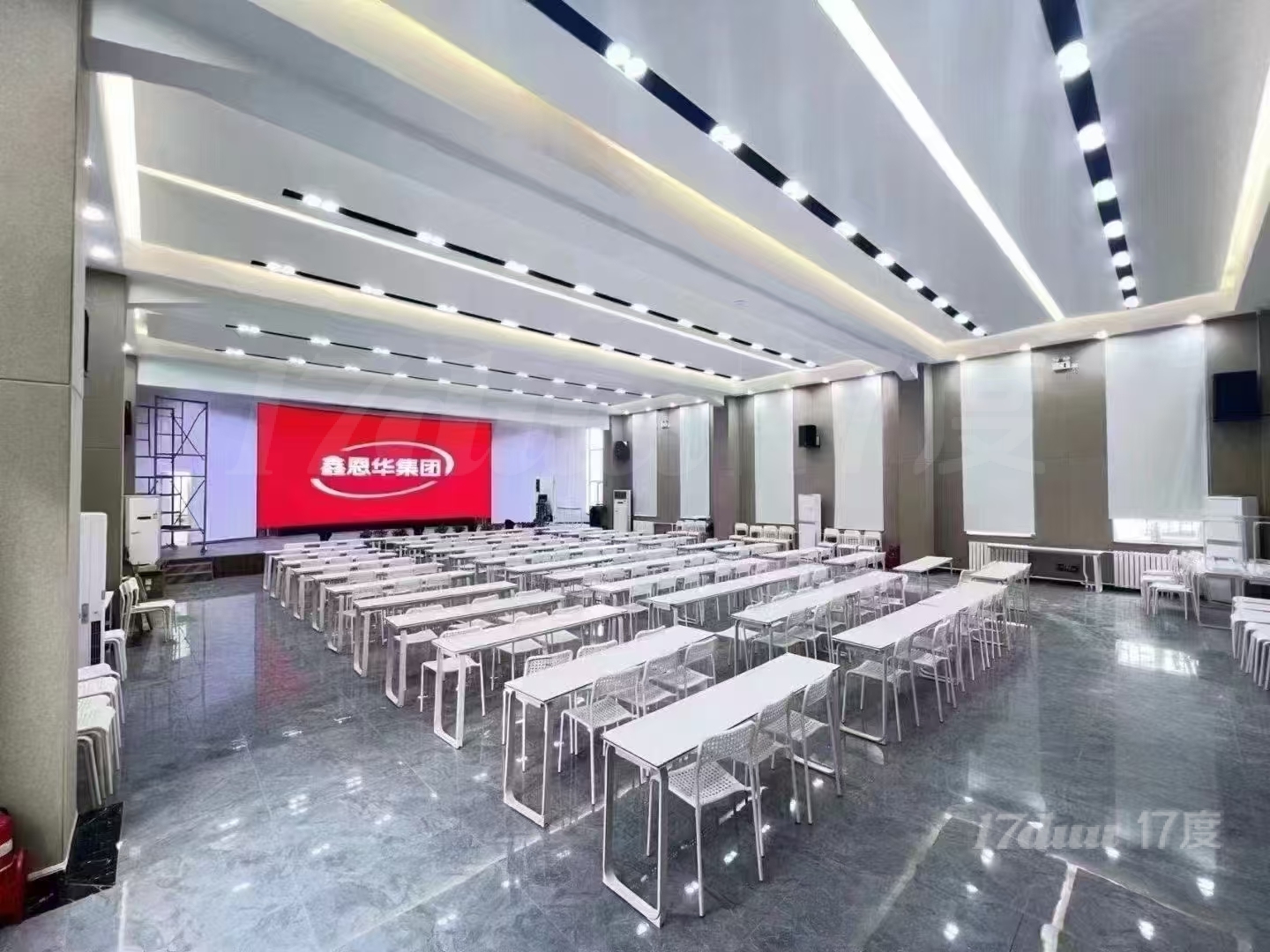企业年会场地租赁 带舞台带LED大屏带音响