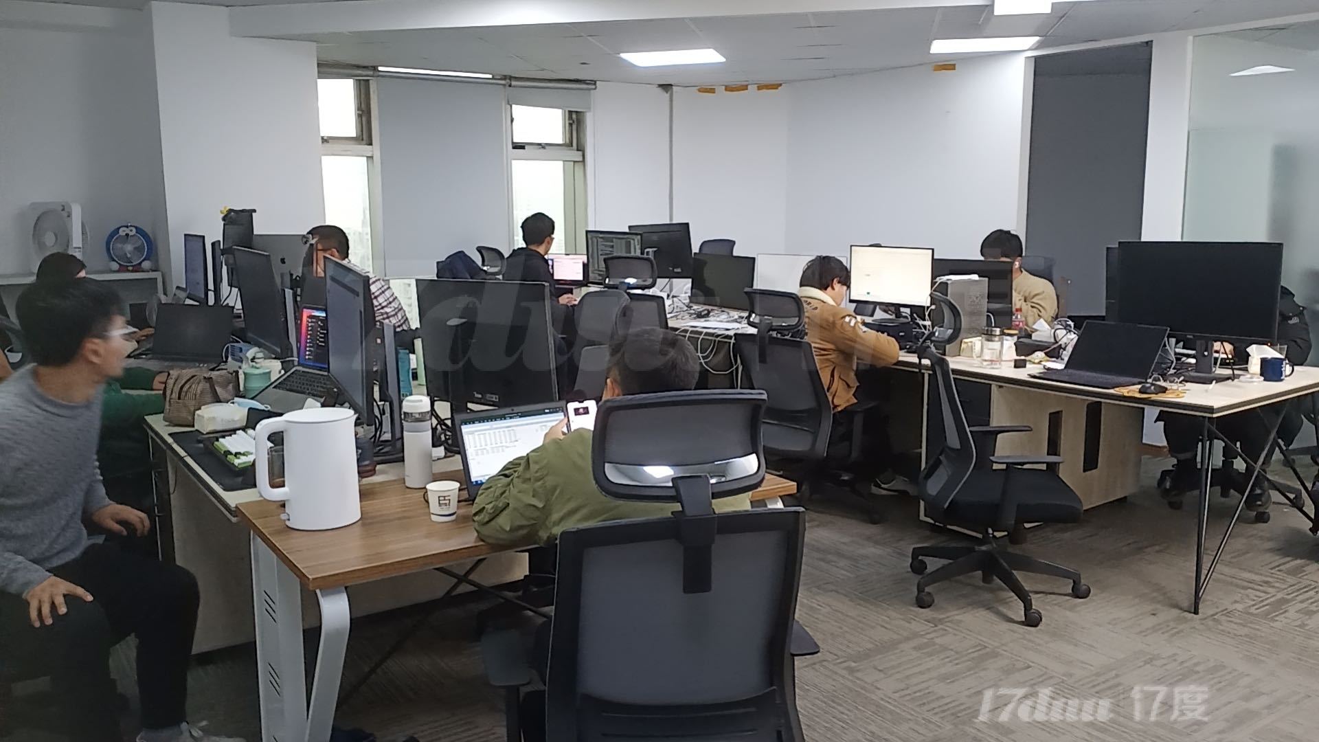 南京西路 招商局广场  精装修带家私  仲益大厦