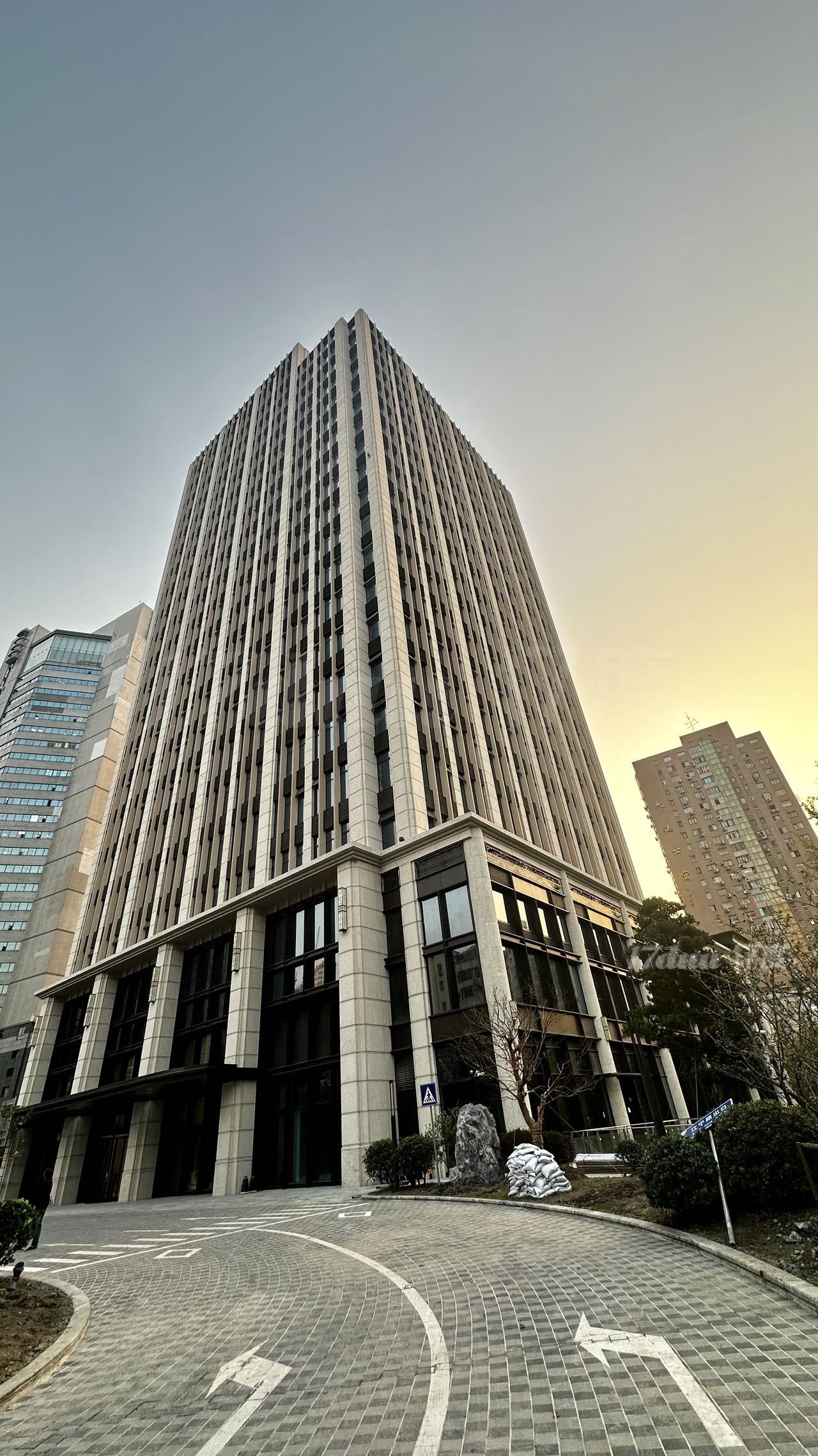 嘉禾中心 · 2500㎡ 南北通透户型方正定制装修可分割