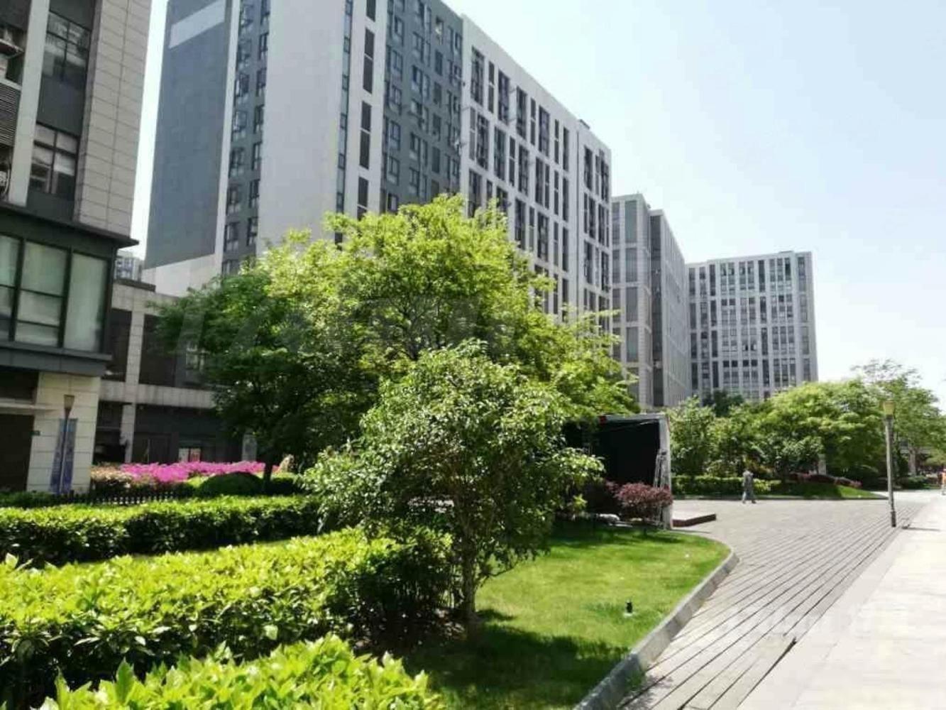 江桥万达广场纯办公100平带空调随时看房地铁13号线