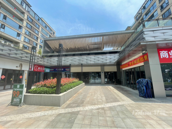 回兴临街商铺出租，超市首选带烟草证