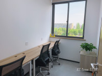 小面积带家具的办公室出租，地铁直达，可注册外资，进出口可退税