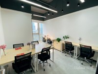 独立靠窗朝南办公室出租，包水电空调，可注册变更看场地，领补贴