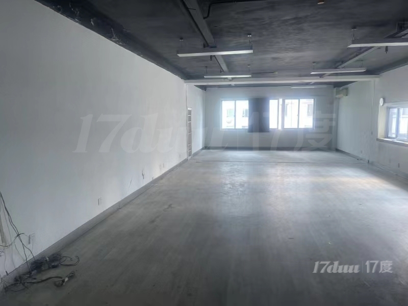 嘉善路地铁口 中福商务楼独立空调带卫生间 精装修