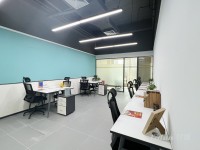 精装小户型办公室出租，地铁直达，进出口退税看场地，可注册变更