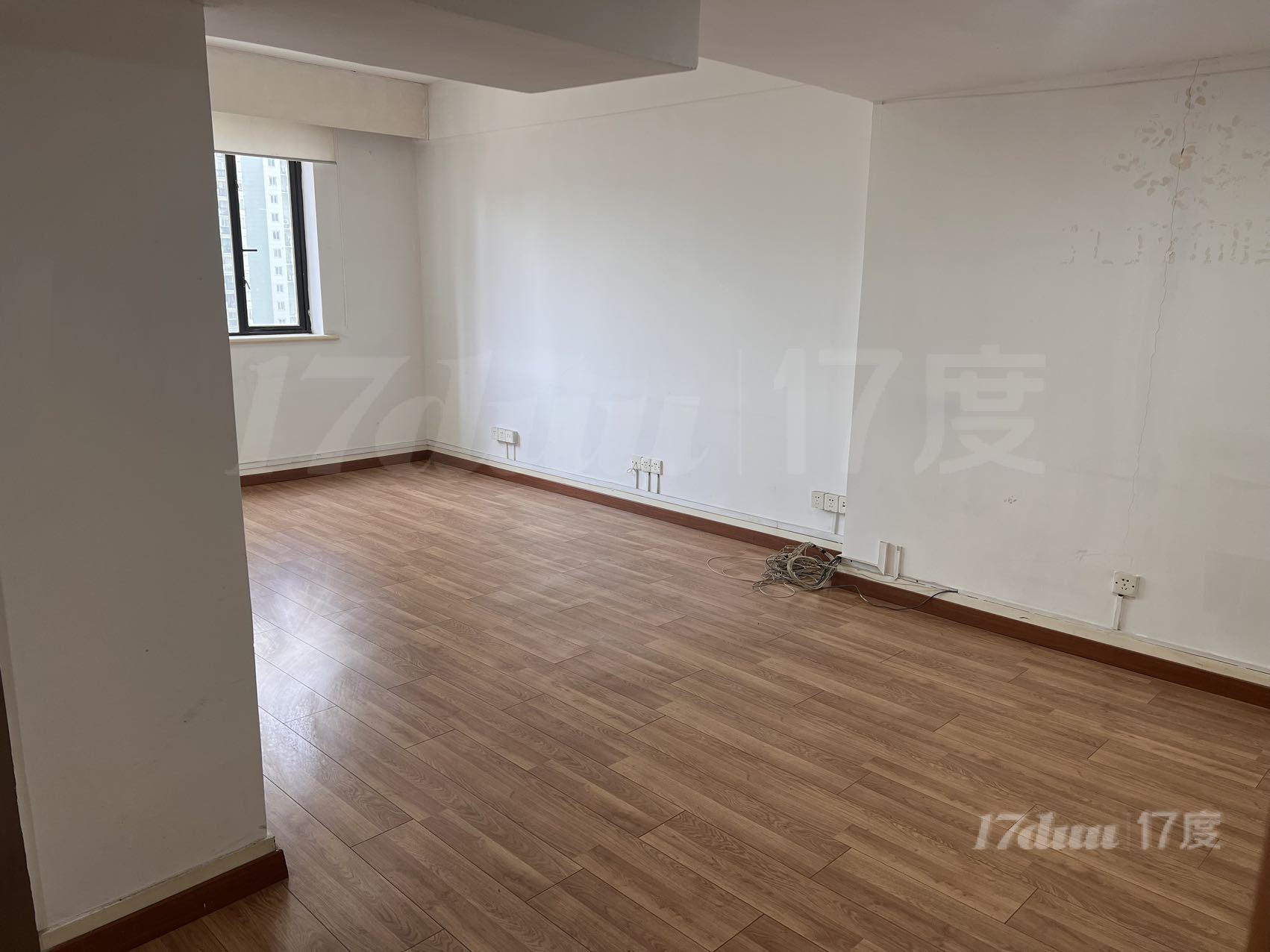 嘉善路地铁口 明珠大饭店 24小时空调 可办公