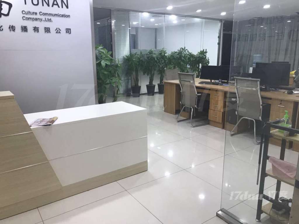 云龙万达210平高层纯办公带家具欢迎看房