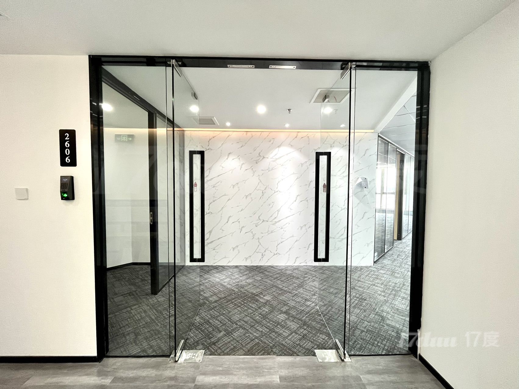 2.11号线江苏路地铁站 舜元企业发展大厦 精装全配拎包入住