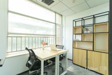 特价！免佣599元独立办公工位，租就送免租期公司注册挂靠变更