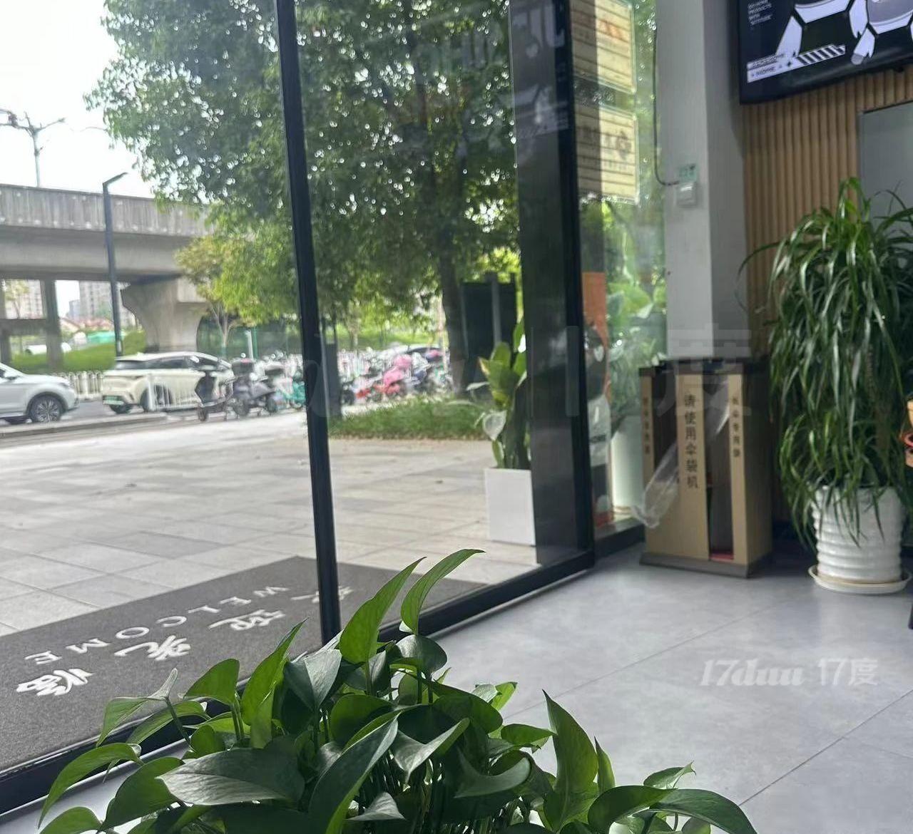 11号线南翔地铁站 稀缺独栋 全新装修 送花园露台地下室 急