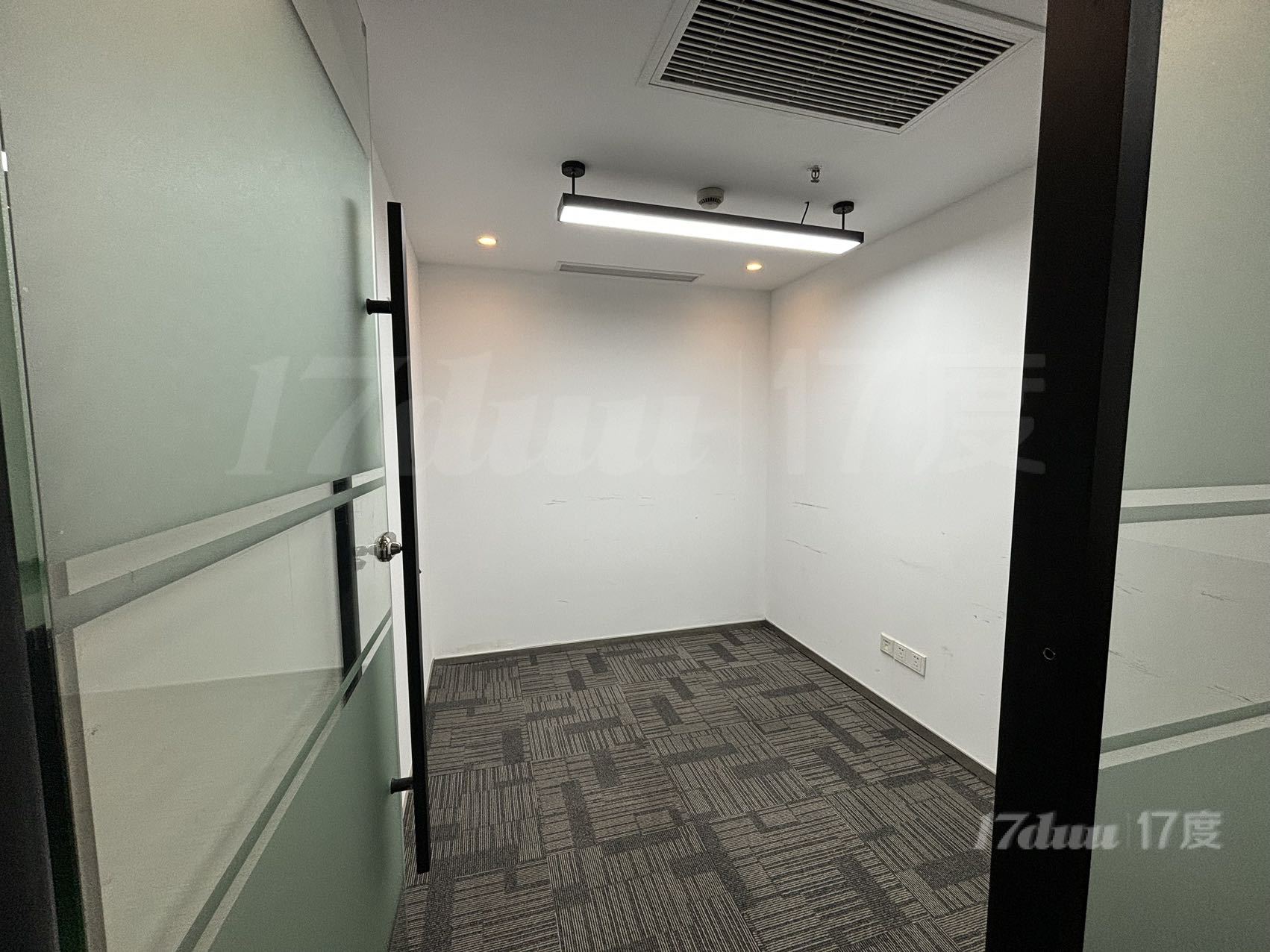 13号线真北路地铁上建 户型方正带隔断 双面采光独立空调