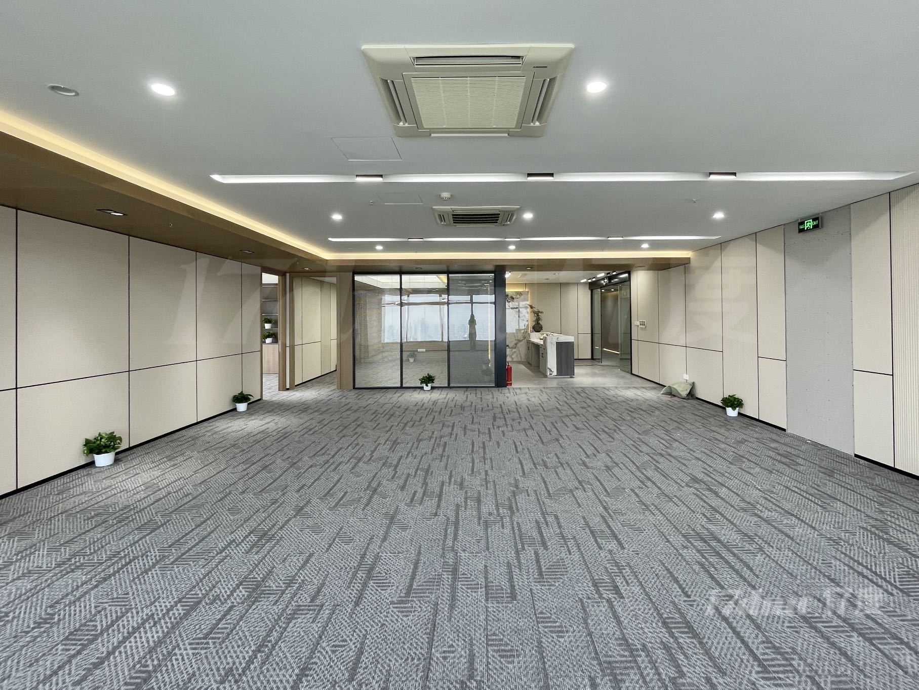 【广辰地产】优捷特大厦开发商直租 精装修可配全套家具随时看房