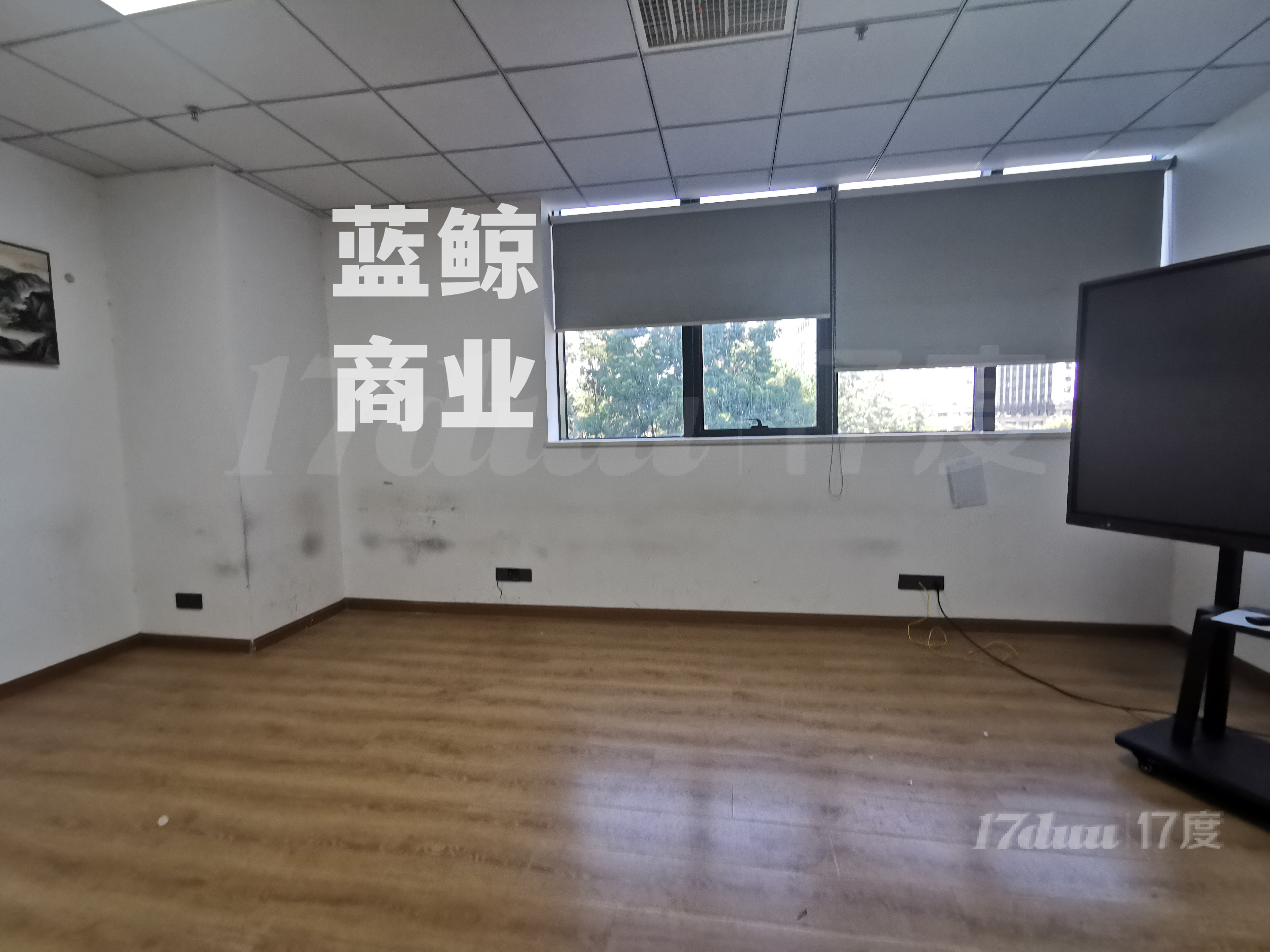 万达旁绿地瀛海220平高层南向纯办公