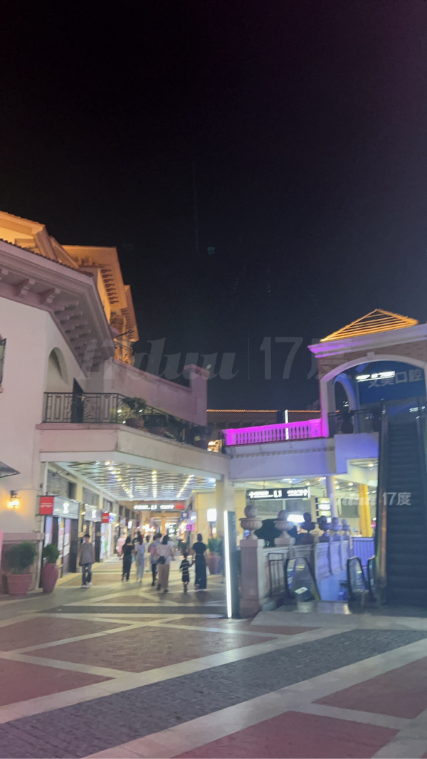 光谷世界城二期西班牙风情街一楼旺铺招租临街底商旺铺