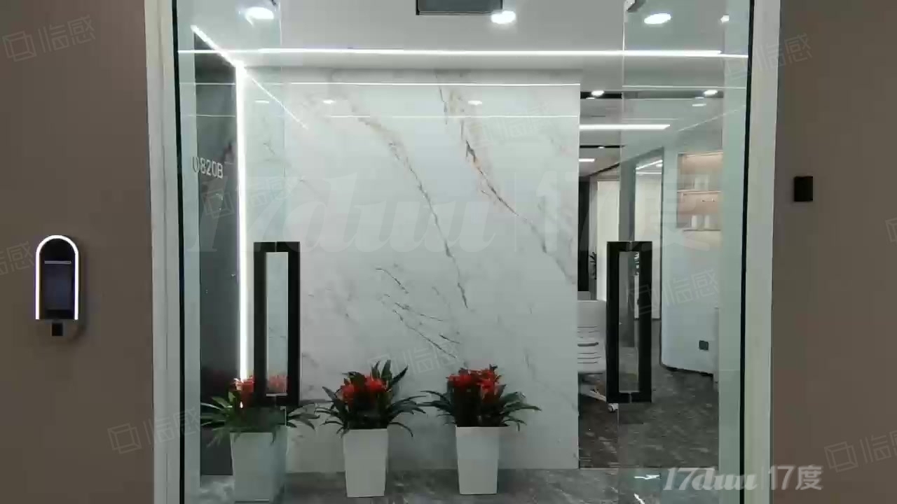 海淀黄庄地铁口中关村大厦高层精装15人办公室带家具入驻