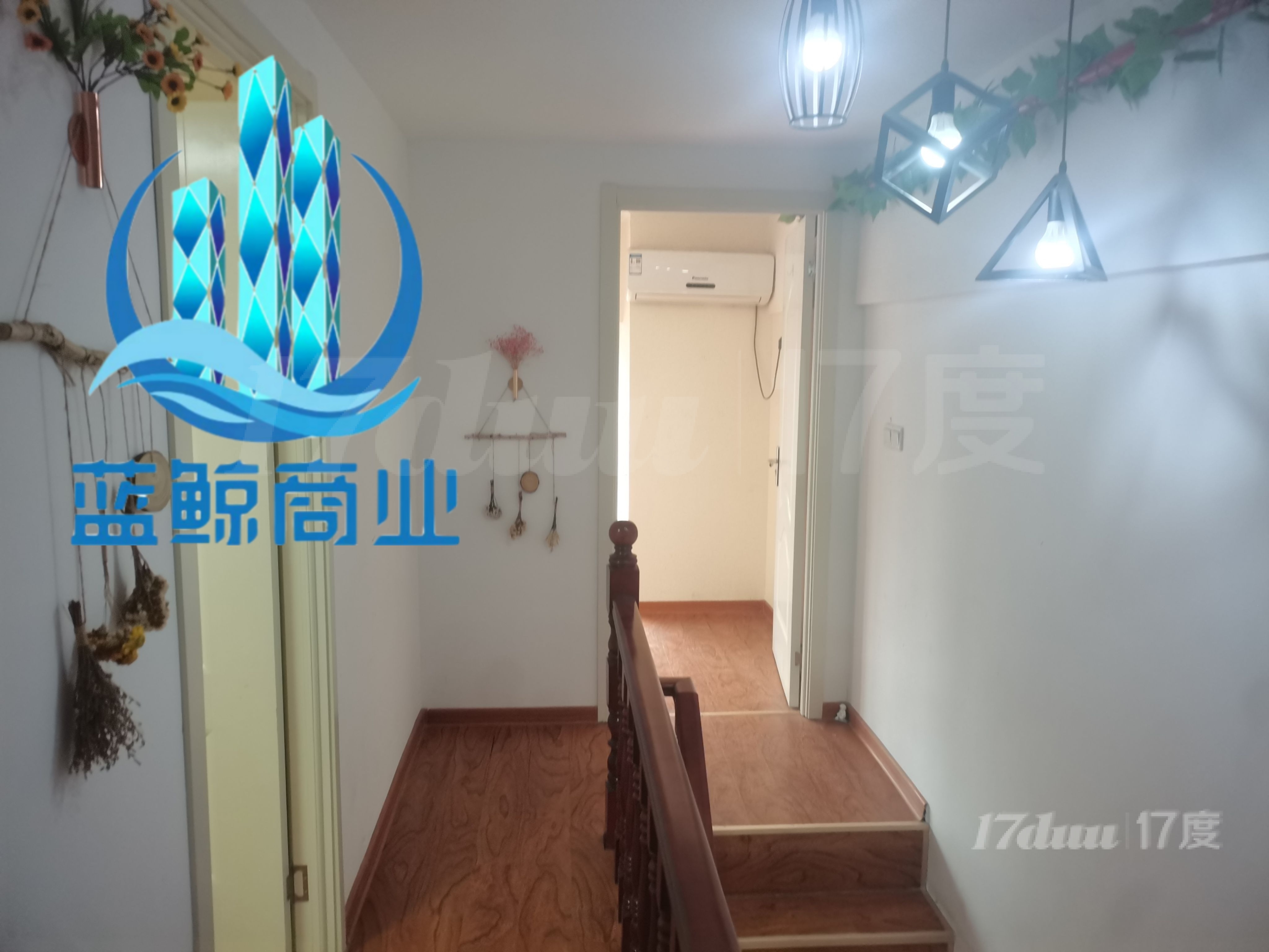 万达旁100平宝龙广场纯办公