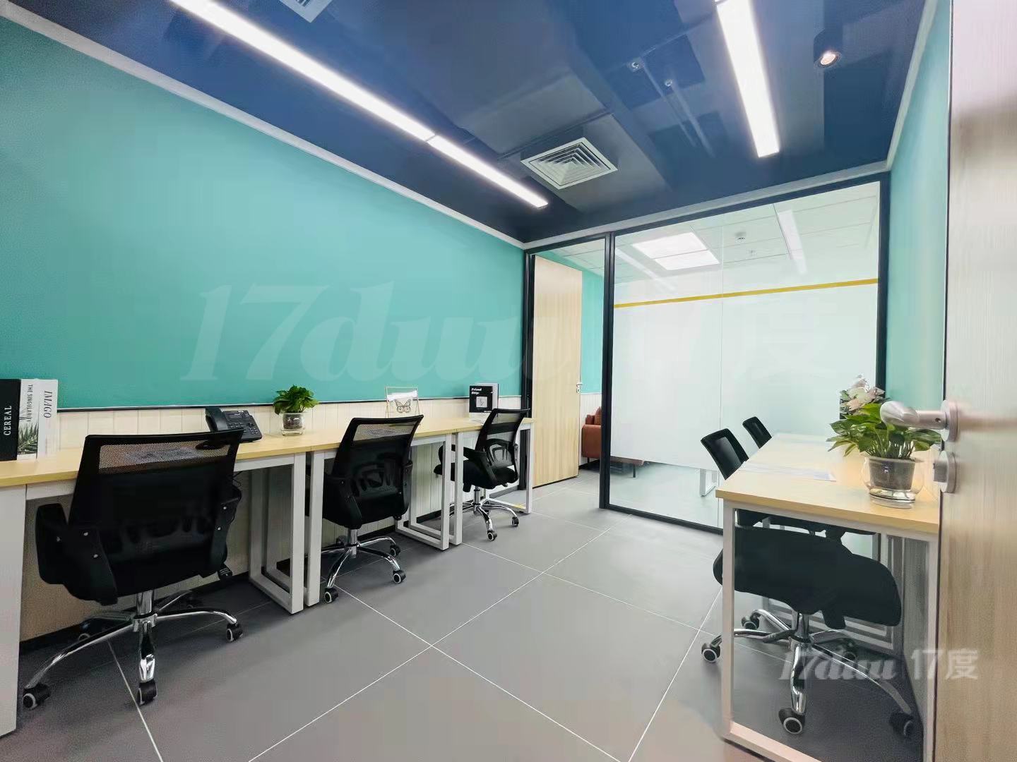 地铁口写字楼办公室会议室卡位出租，精装独立全包，设备齐全
