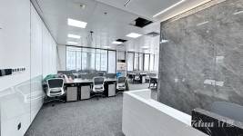 真如环宇城精装带家具，落地窗户型方正。特价钥匙看房