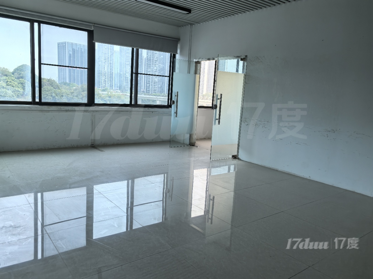 南北对流 阳光充足 方方正正办公室