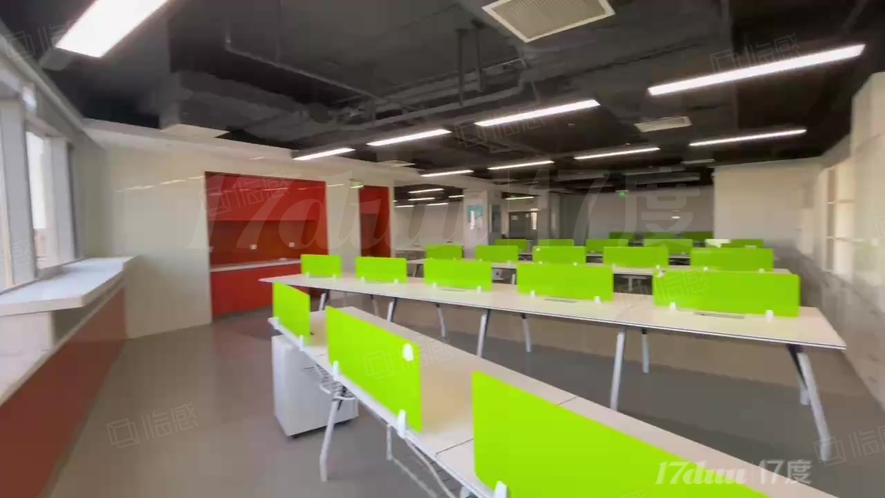 海淀知春路紫金数码园精装东向380带家具正对电梯入驻